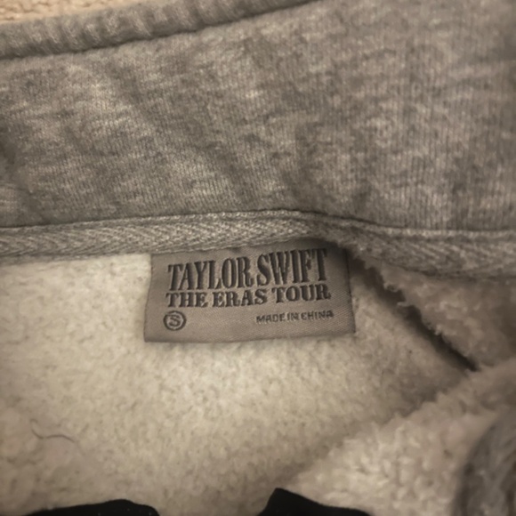 Taylor Swift Gray Graphic Sweater - Picture 2 of 3